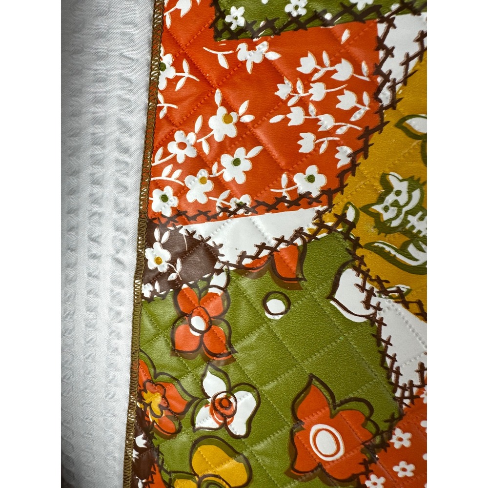 Groovy 1970s heavy plastic tablecloth that measures 52"x 53 1/2" - Picture 5 of 7